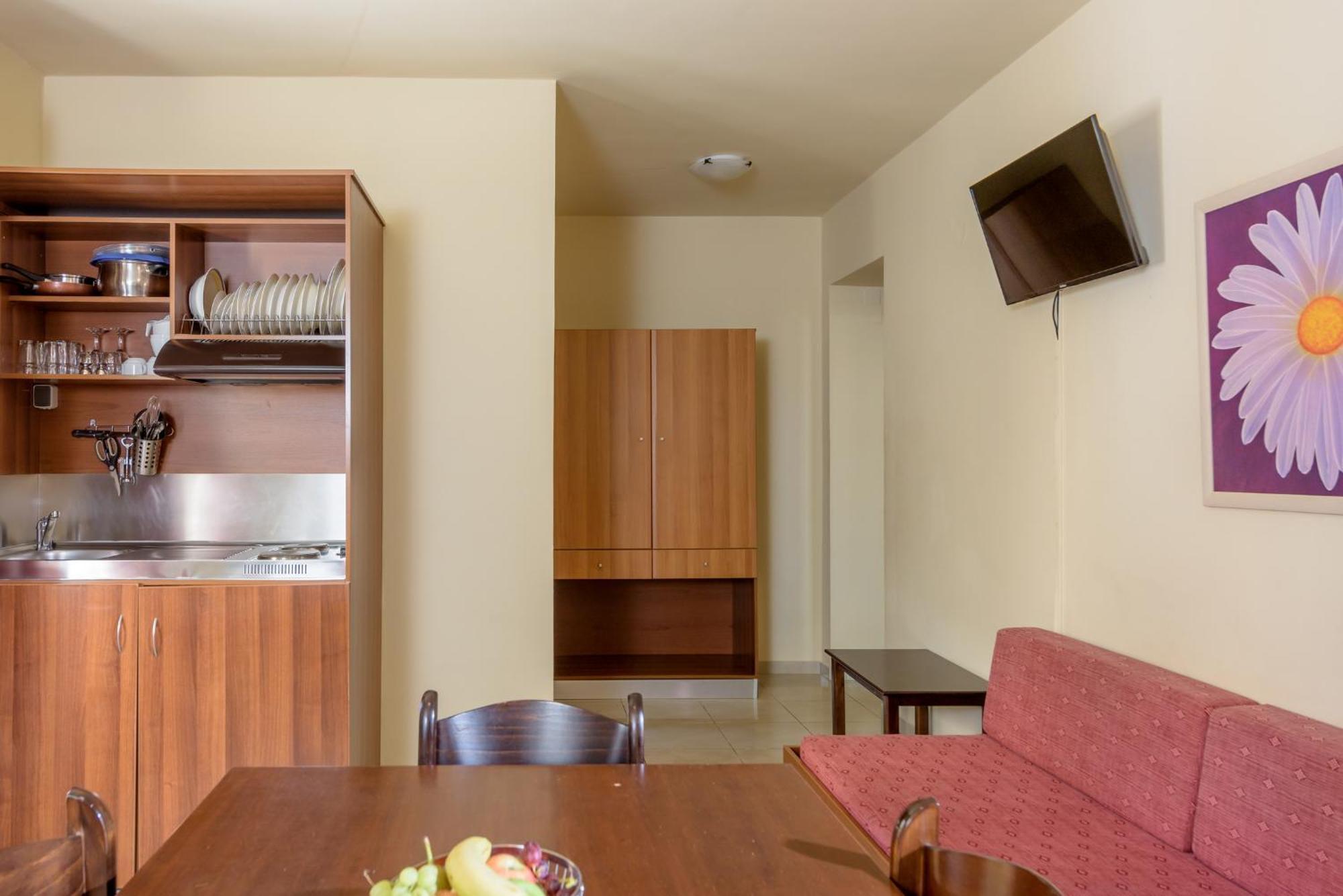 Eurohotel Theo Hotel Agia Marina Cameră foto